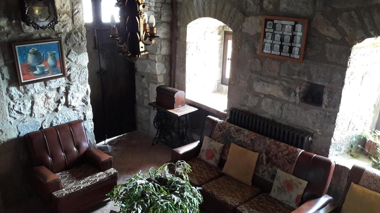 Castell De Llaes Villa Buitenkant foto