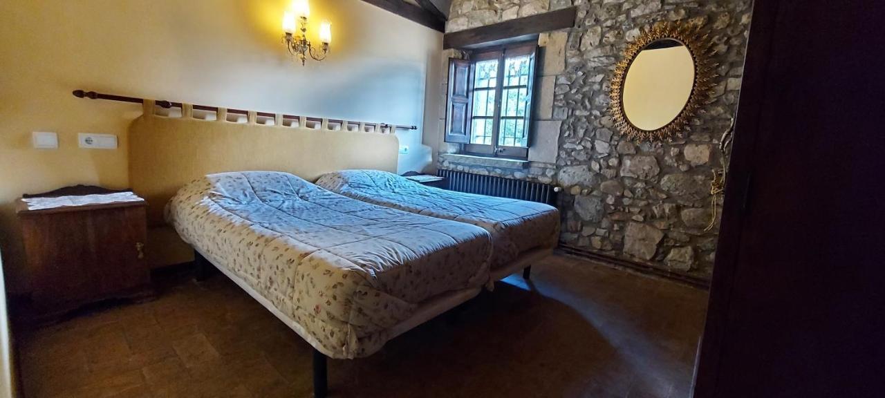 Castell De Llaes Villa Buitenkant foto