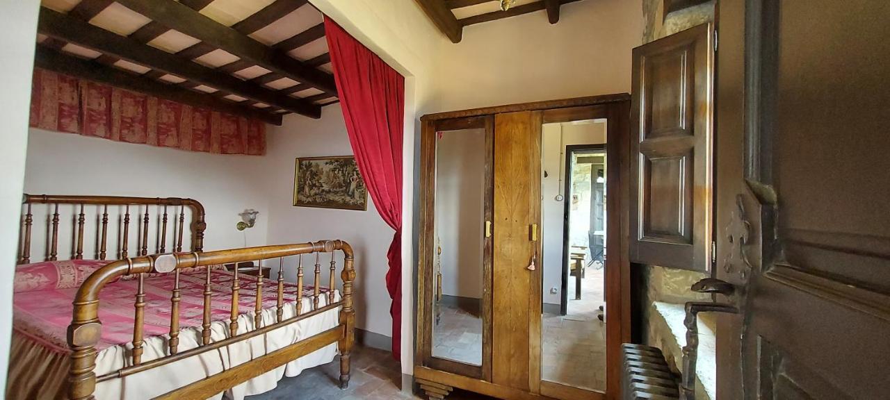 Castell De Llaes Villa Buitenkant foto